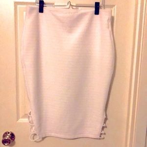L/N Bisou Bisou White Stretch Skirt Size L